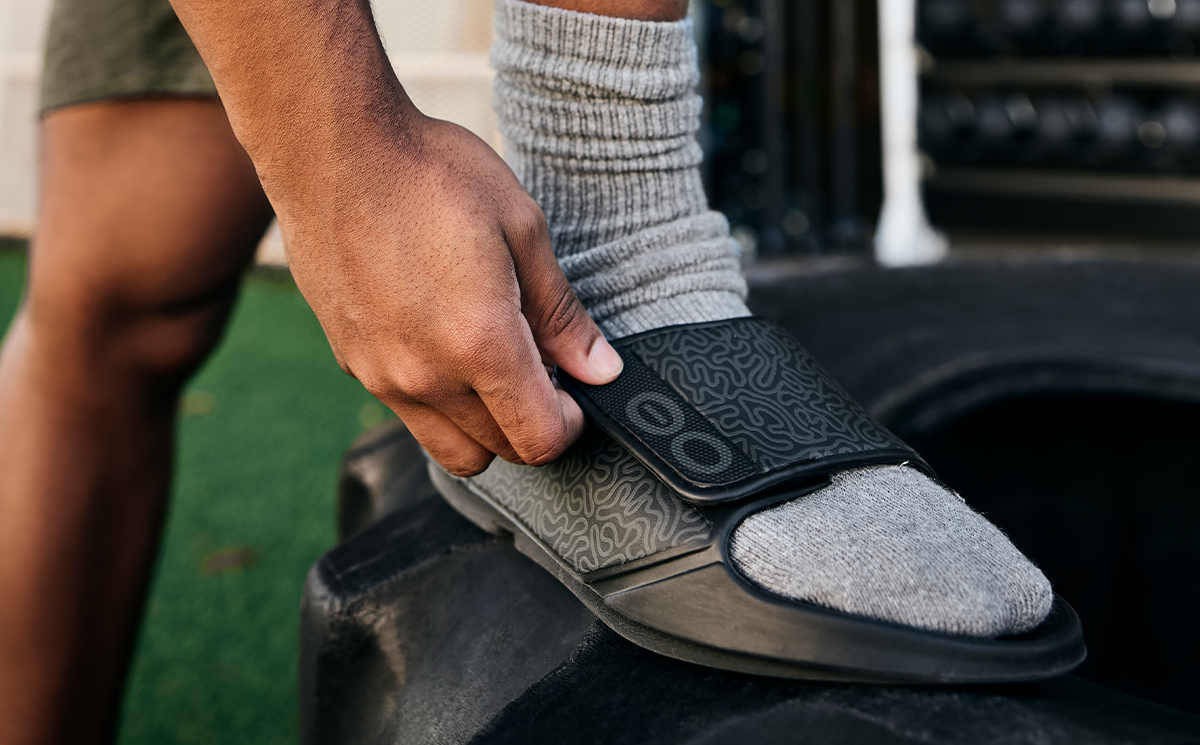 Men's OOahh Sport Flex Sandal - Black Labyrinth